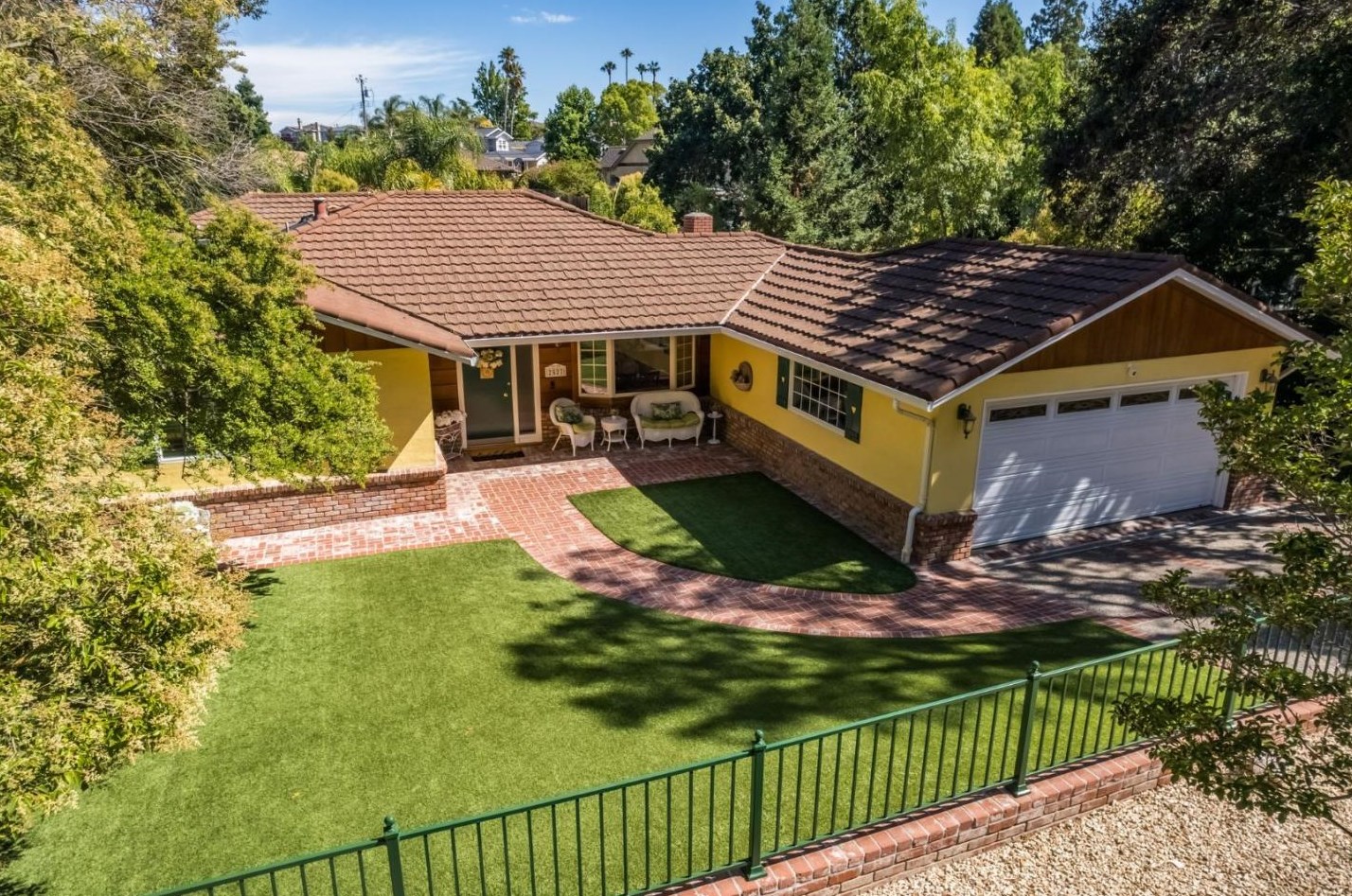 2527 Graceland Ave, San Carlos, CA 94070