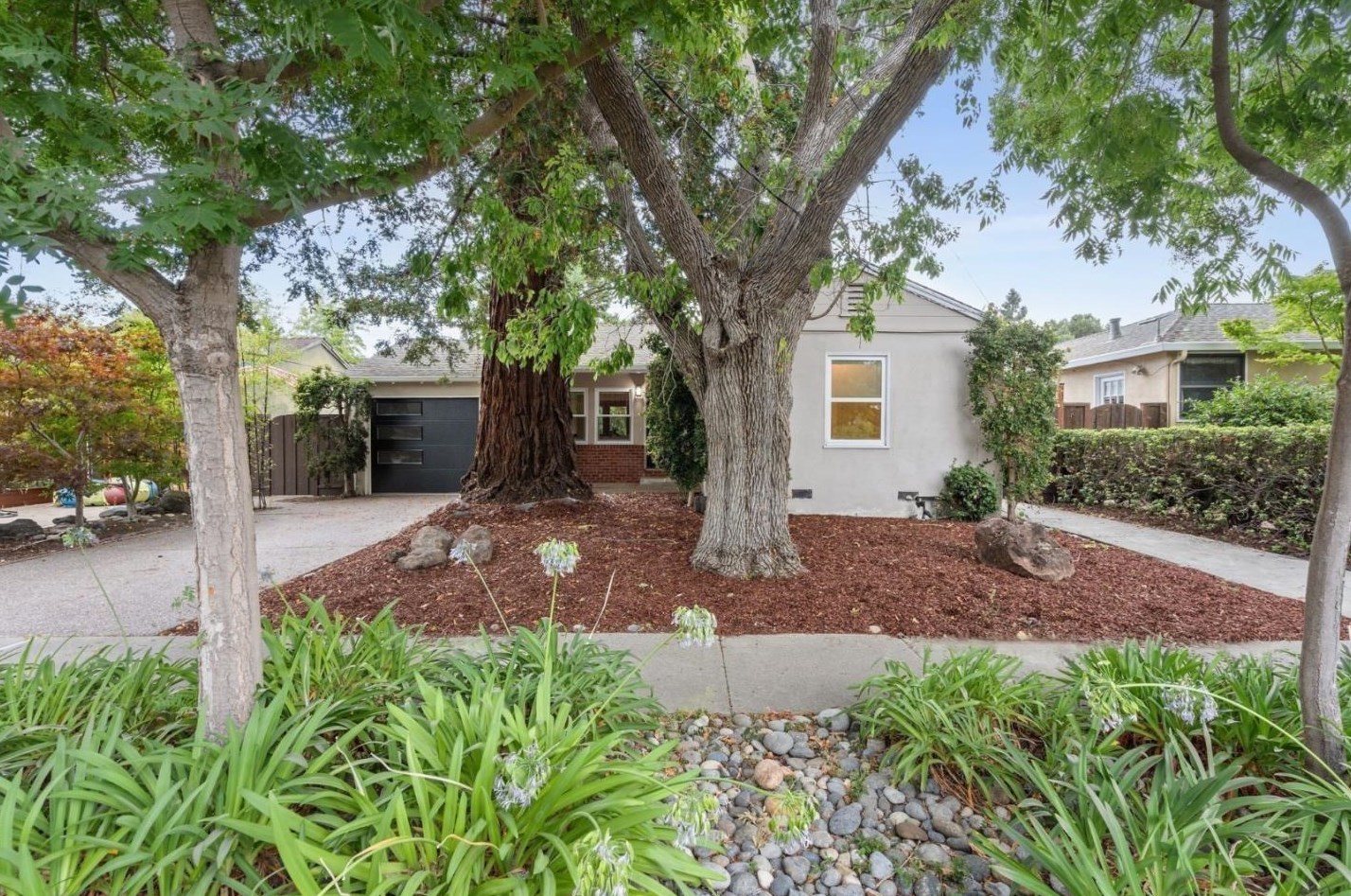 12 Athlone Way, Menlo Park, CA 94025-1916