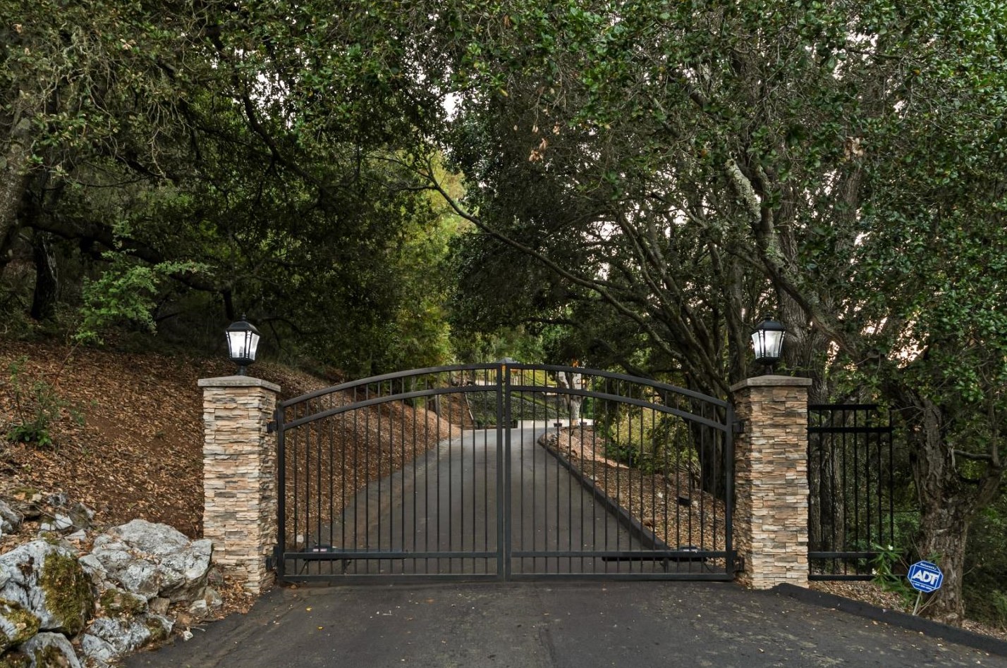 17925 Foster Rd, Los Gatos, CA 95030