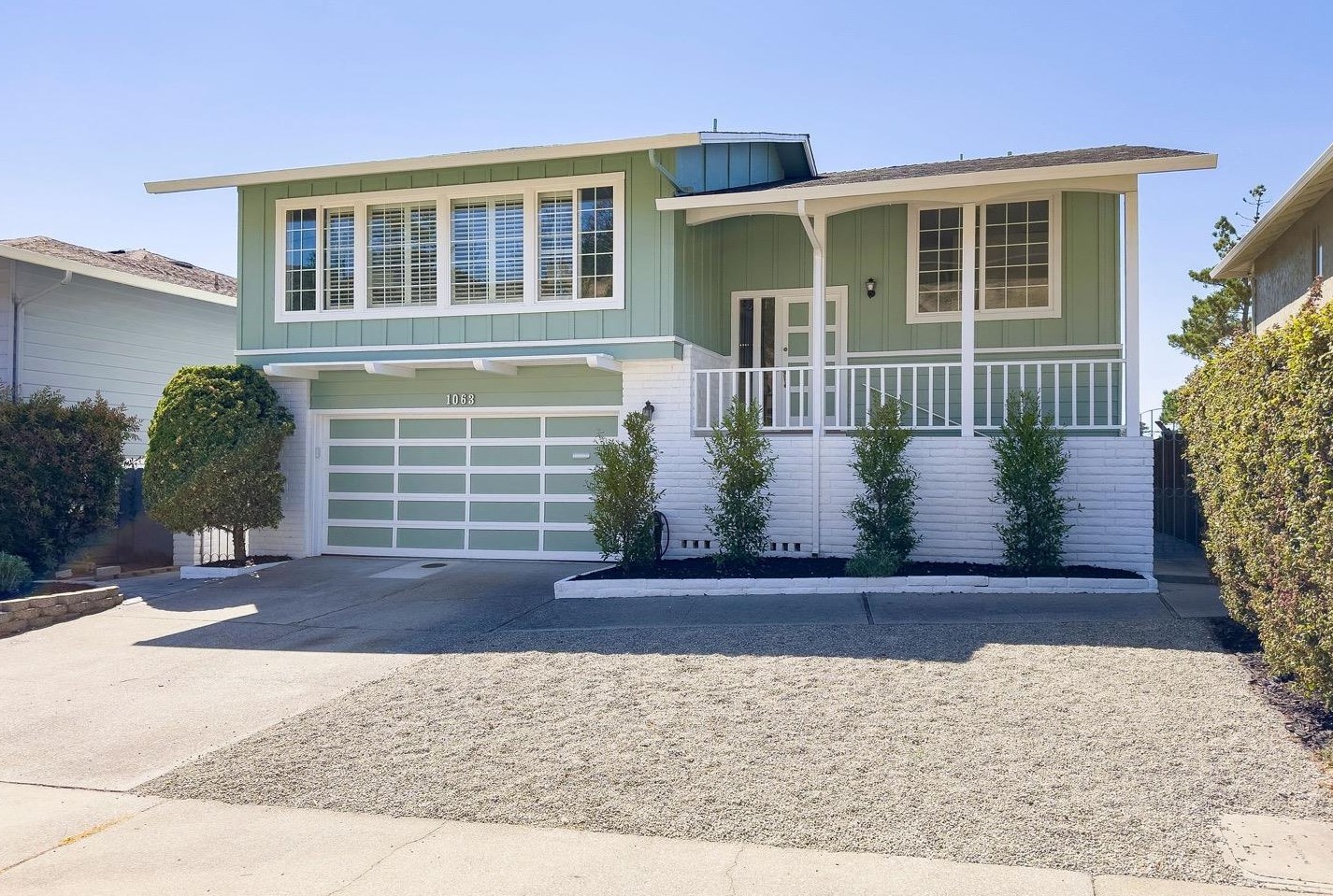 1063 Glacier Ave, Pacifica, CA 94044