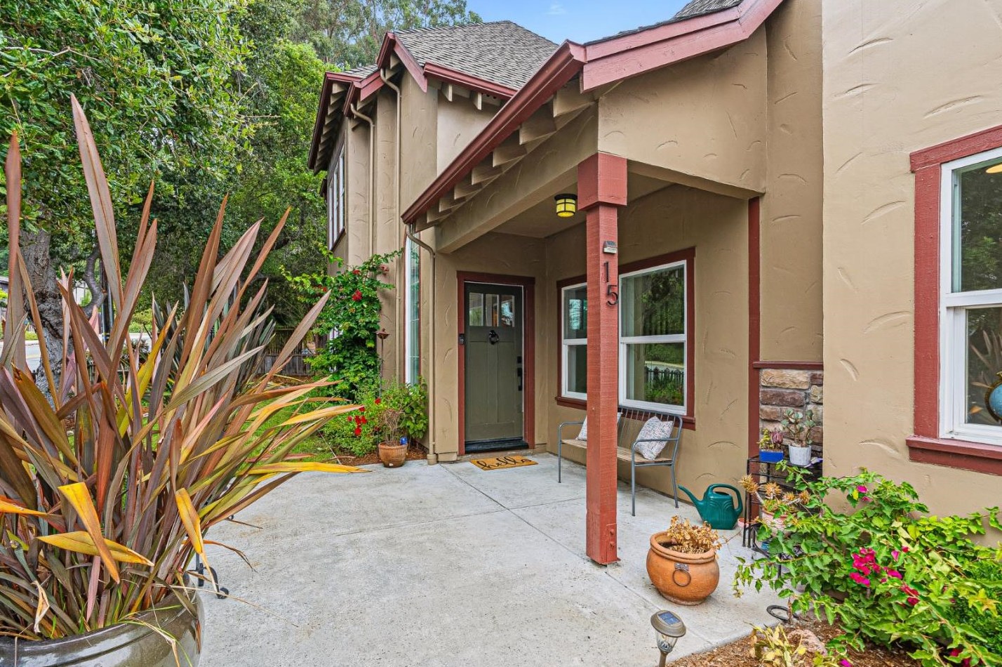 15 Camille Ln, Santa Cruz, CA 95065-1200