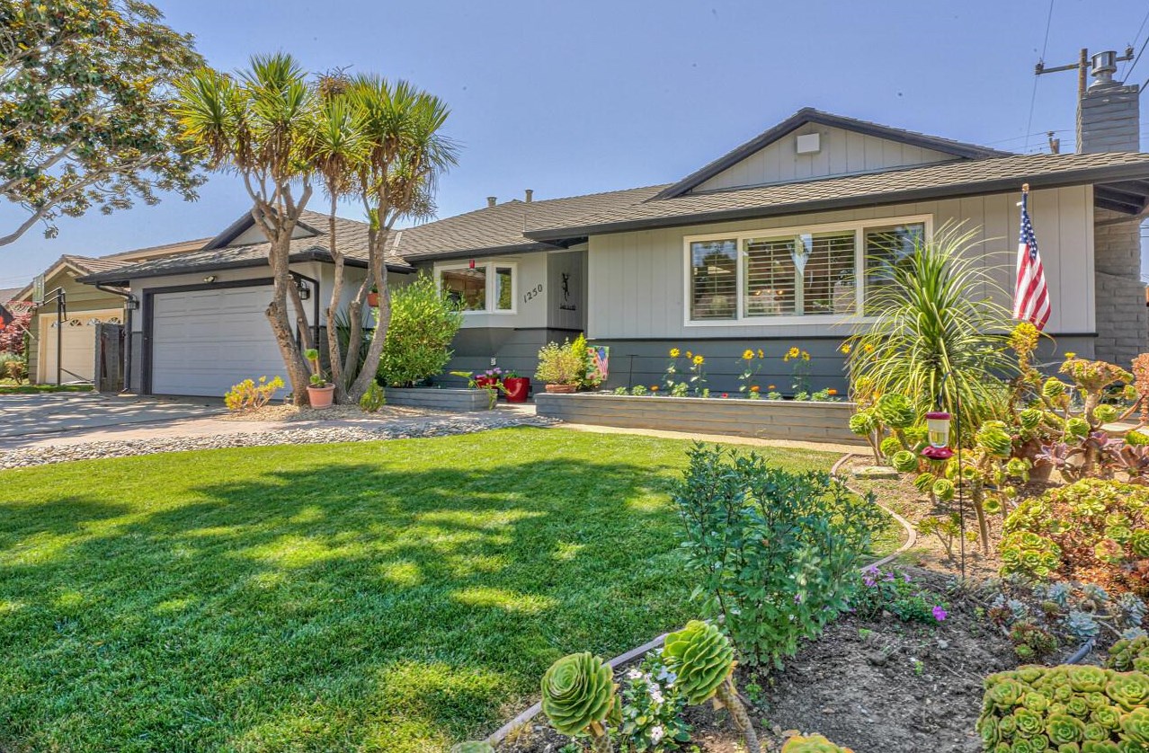 1250 Via Paraiso, Salinas, CA 93901-3851