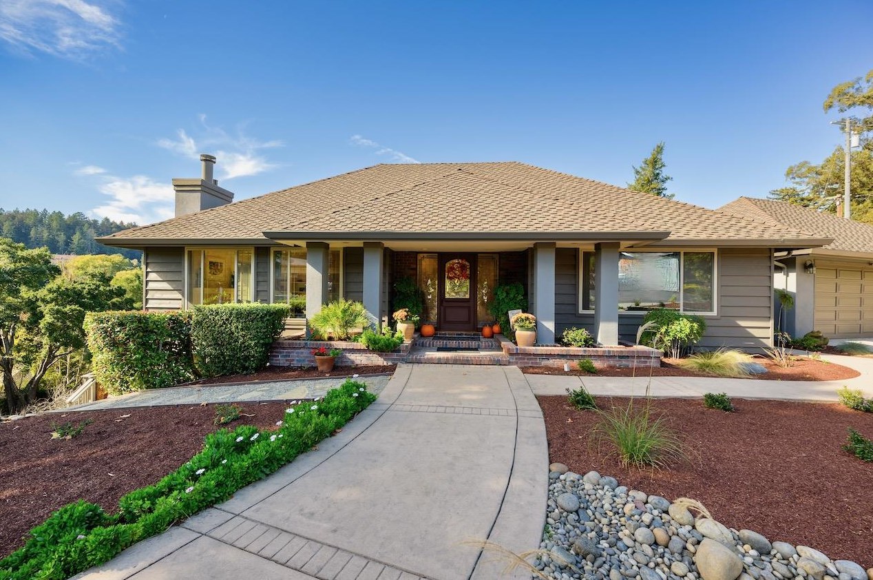 207 Sunridge Dr, Santa Cruz, CA 95066