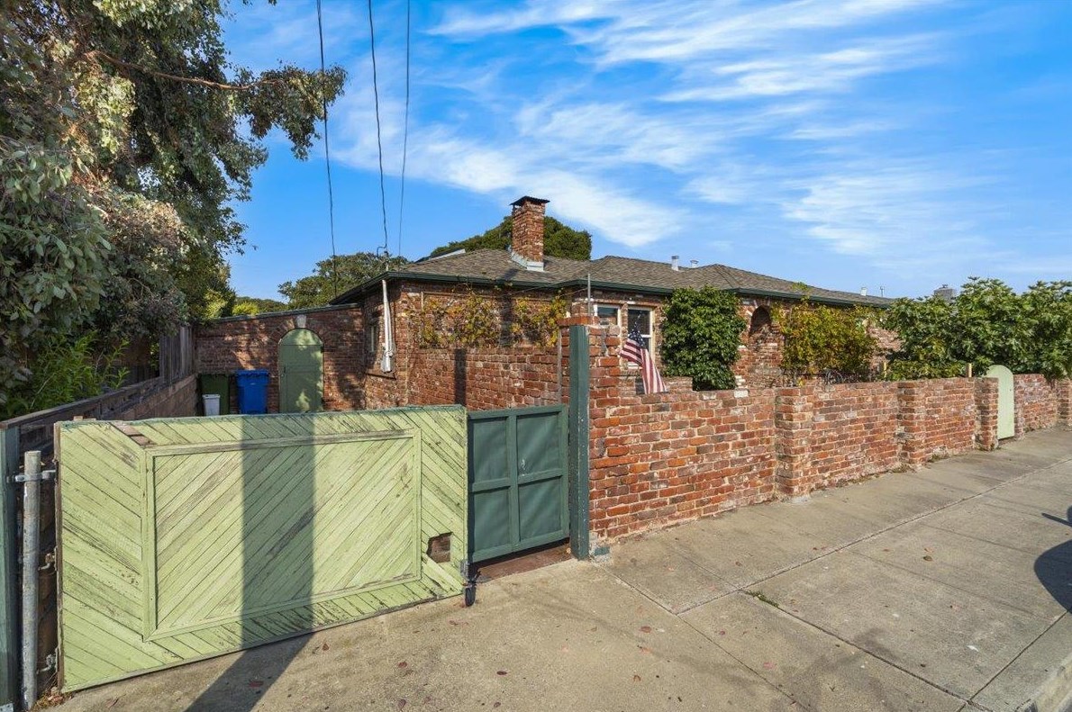 205 John St, Monterey, CA 93940-3820