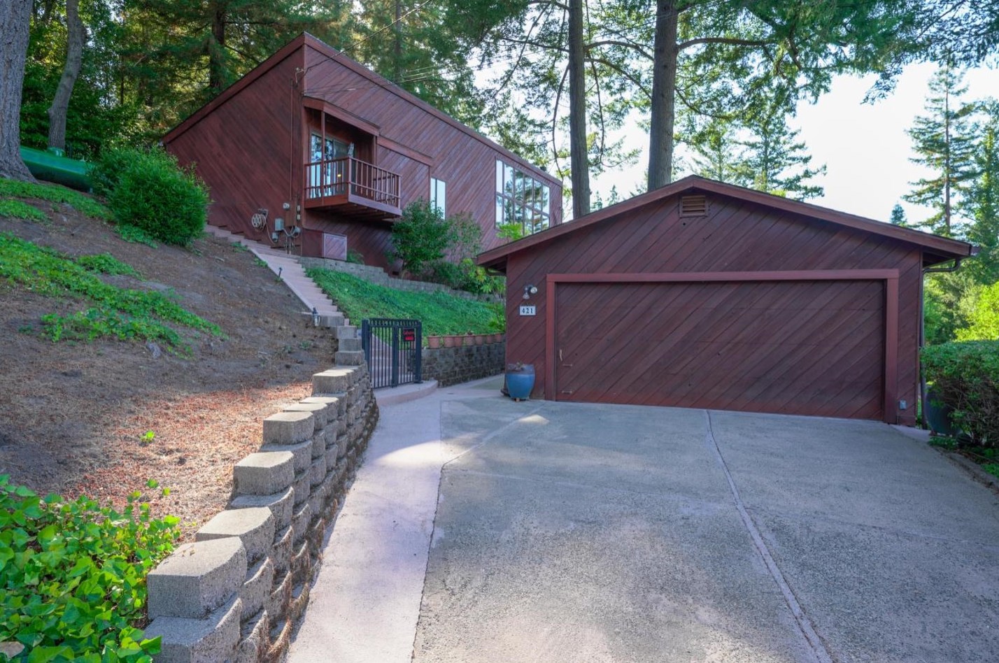 421 Meadow Dr, Big Basin, CA 95006