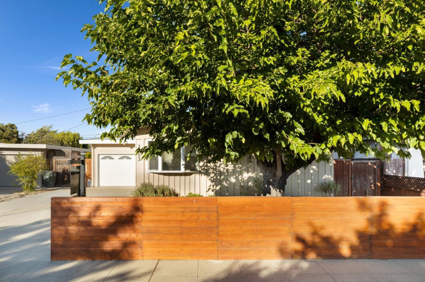 2353 Elliott St, San Mateo, CA 94403-1625