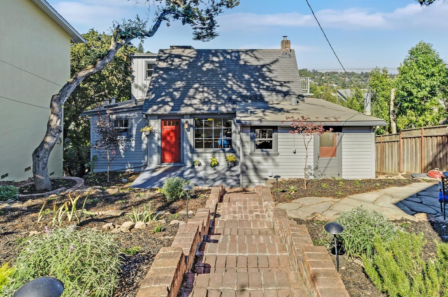 2433 Coronet Blvd, Belmont, CA 94002