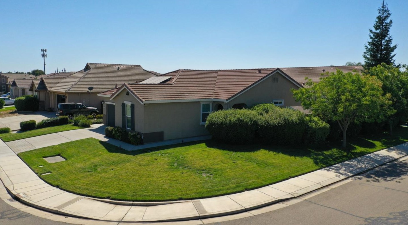 2275 Ravenbrook Ln, Manteca CA  95336-8329 exterior