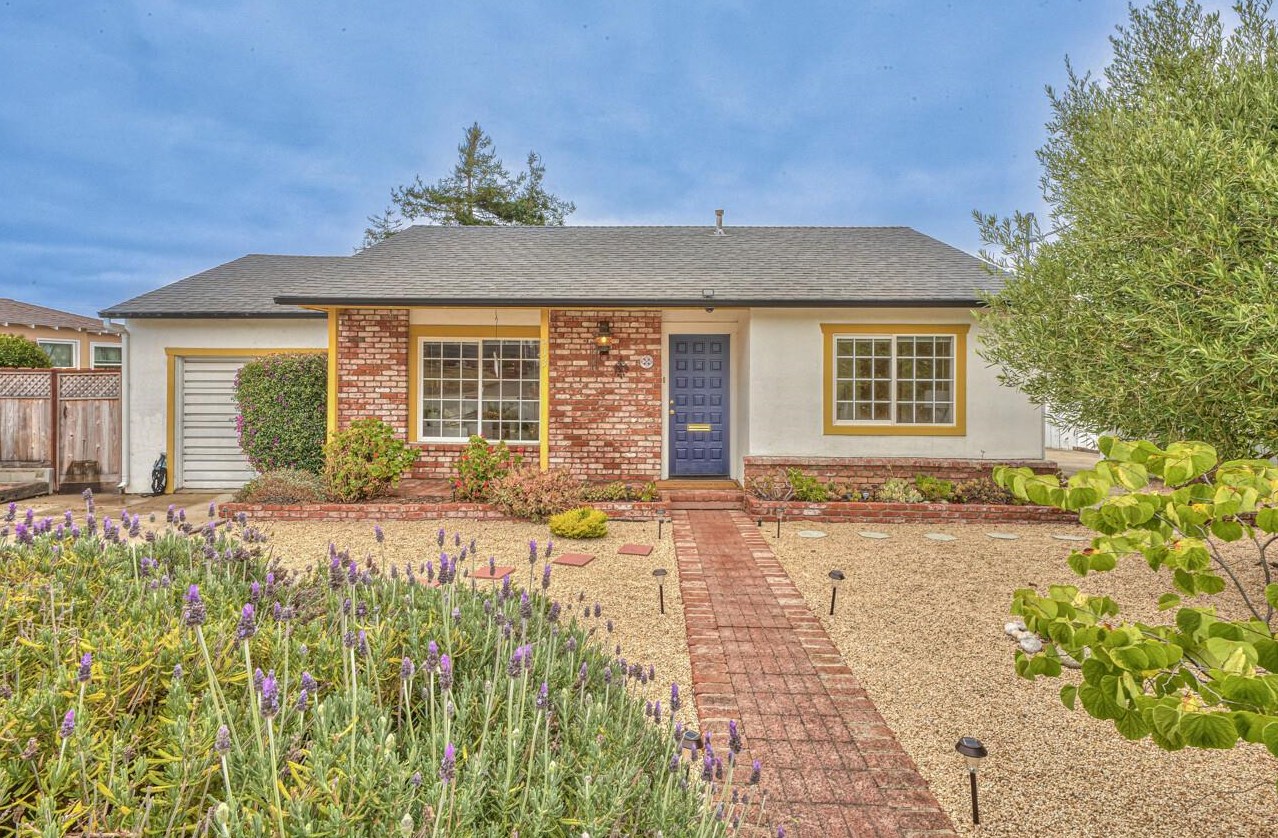 233 Edinburgh, Monterey, CA 93940