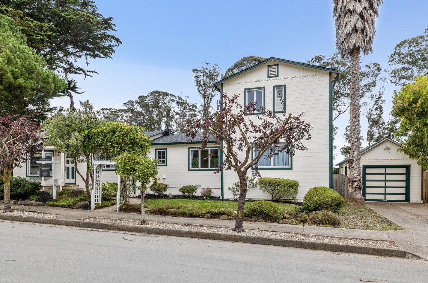 238 Santa Maria Ave, El Granada, CA 94018-8004