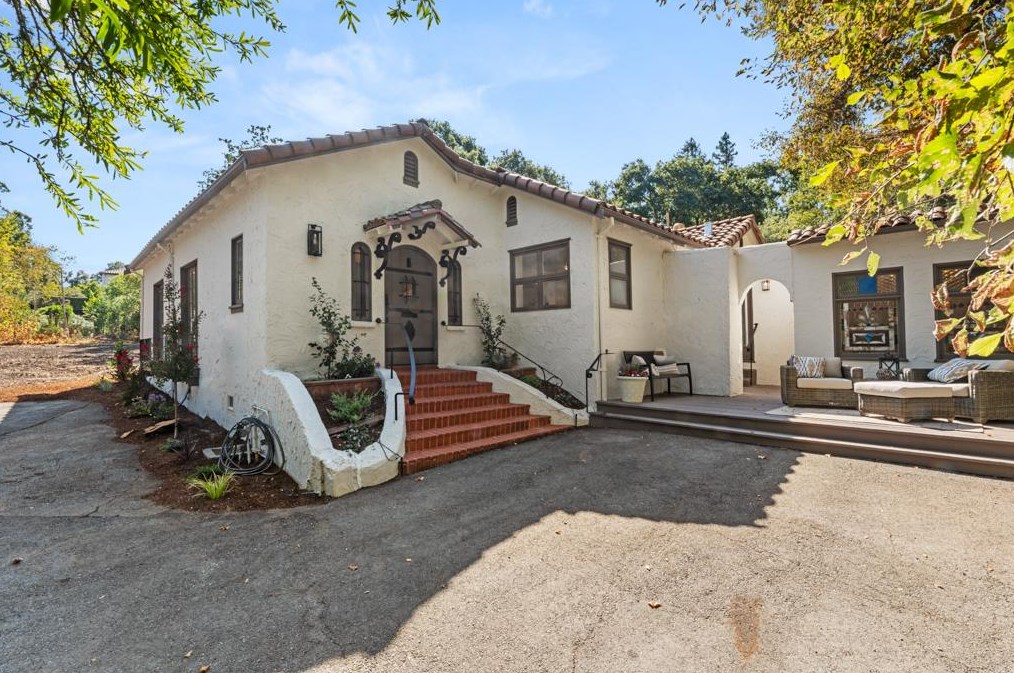 744 Frenchmans Rd, Palo Alto, CA 94305