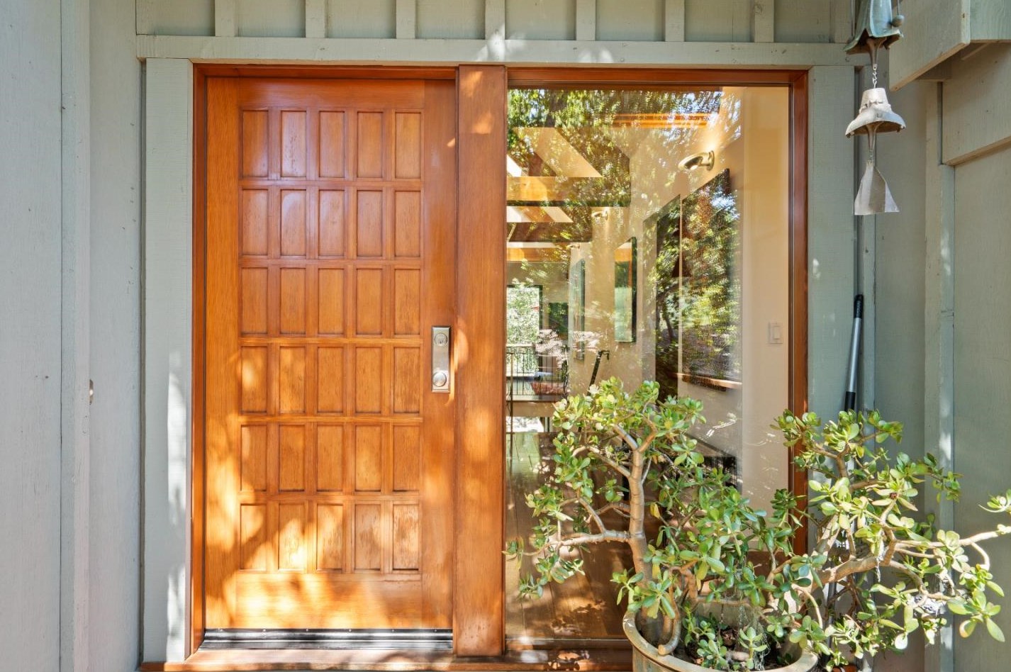 2 Thistle St, Menlo Park, CA 94028-8034