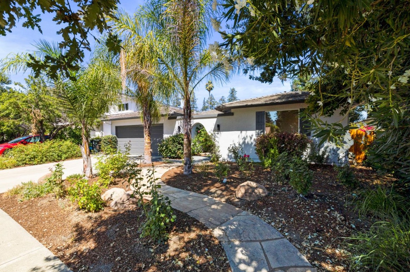 7585 Prospect Rd, Cupertino, CA 95014-5242