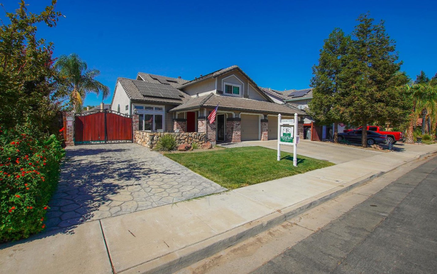 1619 W I St, Los Banos, CA 93635