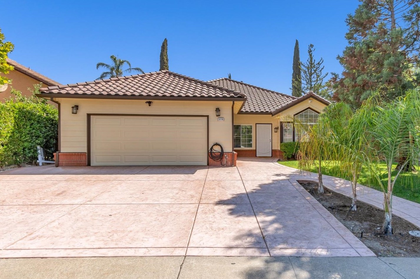 5116 Canada Hills Dr, Antioch, CA 94531-8100