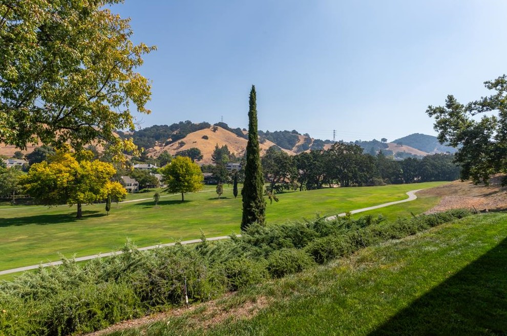 3136 Tice Creek Dr 6, Walnut Creek, CA 94595