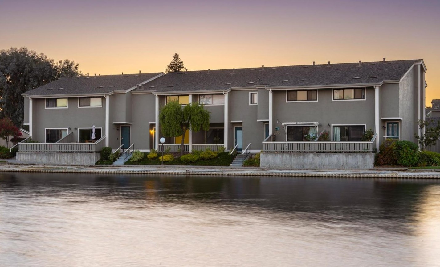 817 Juno Ln, San Mateo, CA 94404-2813