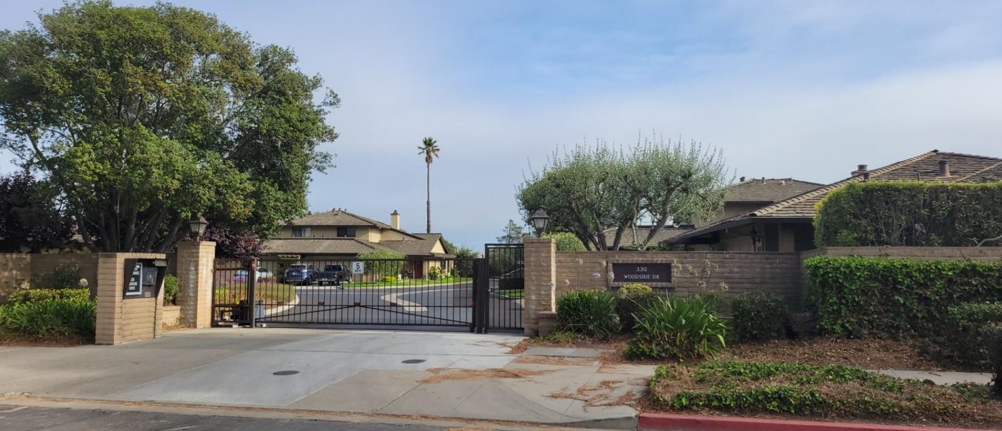 330 Woodside Dr, Salinas, CA 93901-1841