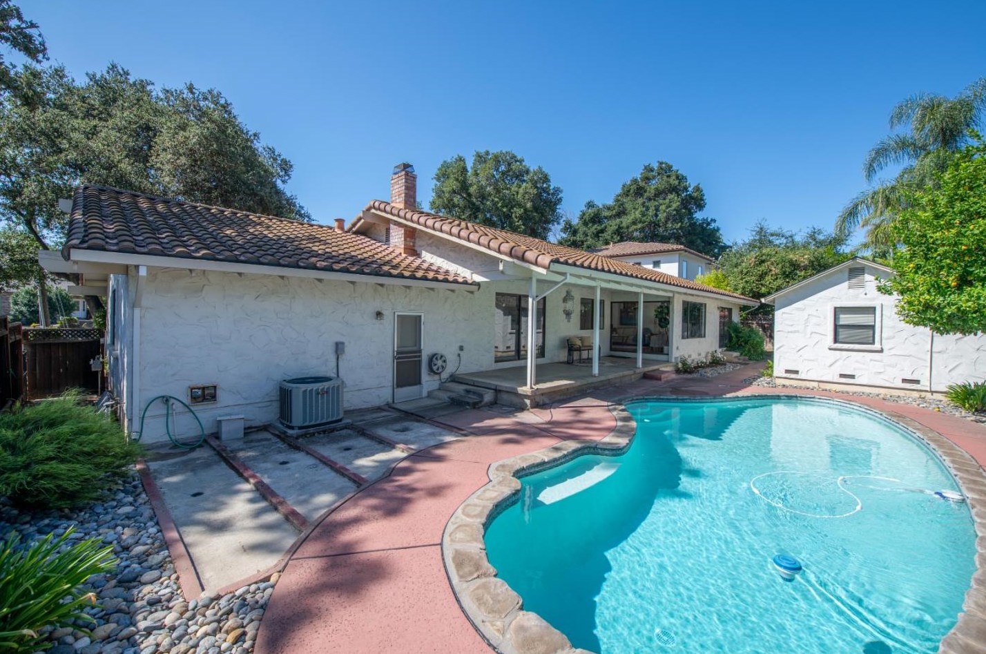 1911 Dry Crk Rd, Campbell CA 95008-3630 exterior