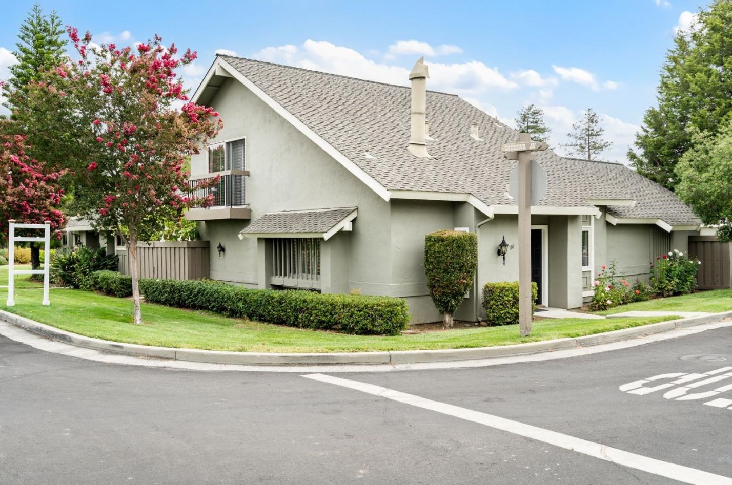 101 Escobar Ct, Los Gatos, CA 95032