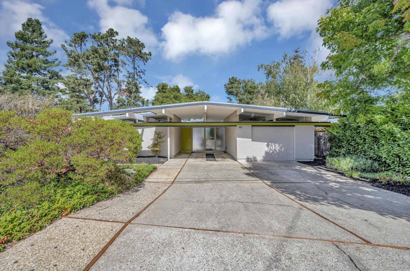 25 Laurel Hill Ct, San Mateo, CA 94402-3807