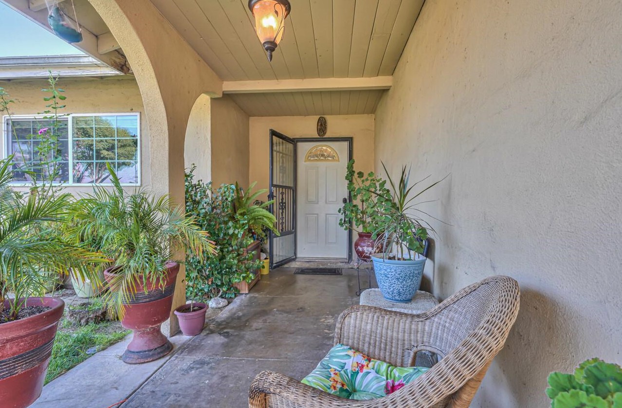 464 Chaparral St, Salinas, CA 93906-3324