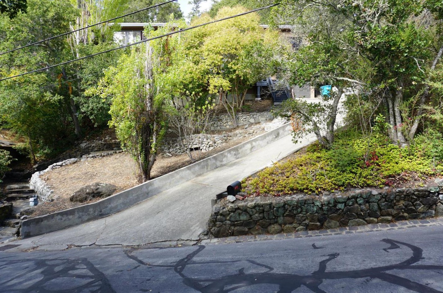 107 Fey Dr, Burlingame, CA 94010