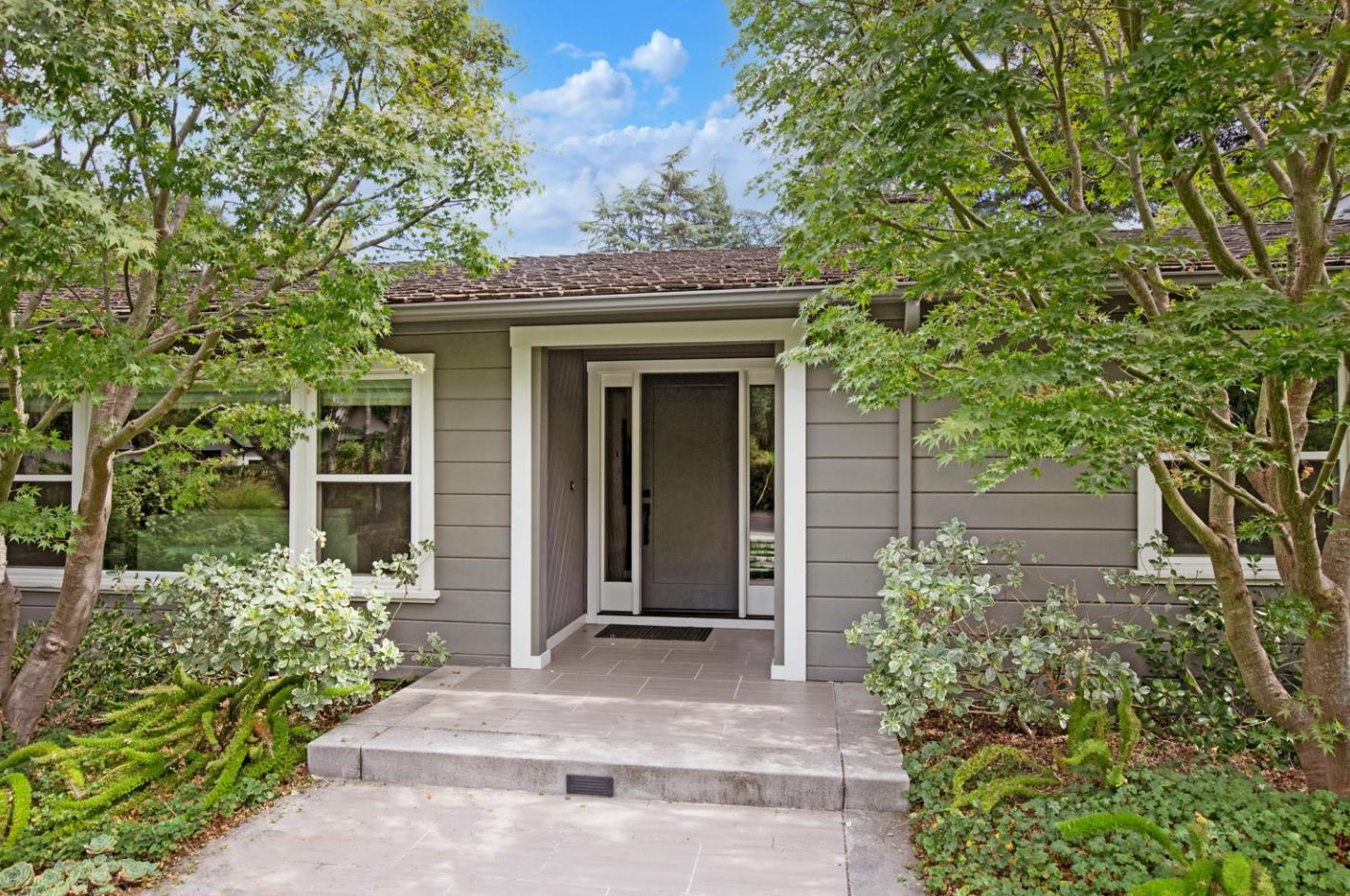 1 Douglass Way, Menlo Park, CA 94027-4113