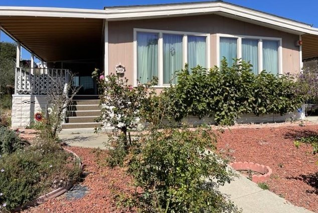 111 Crespi Cir 111, Watsonville, CA 95076