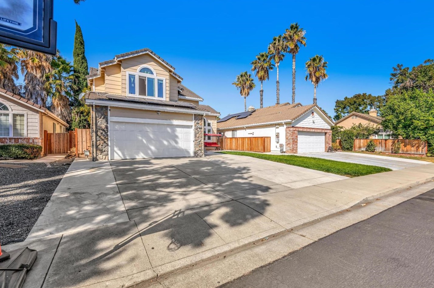 241 Camelot Dr, Tracy, CA 95376