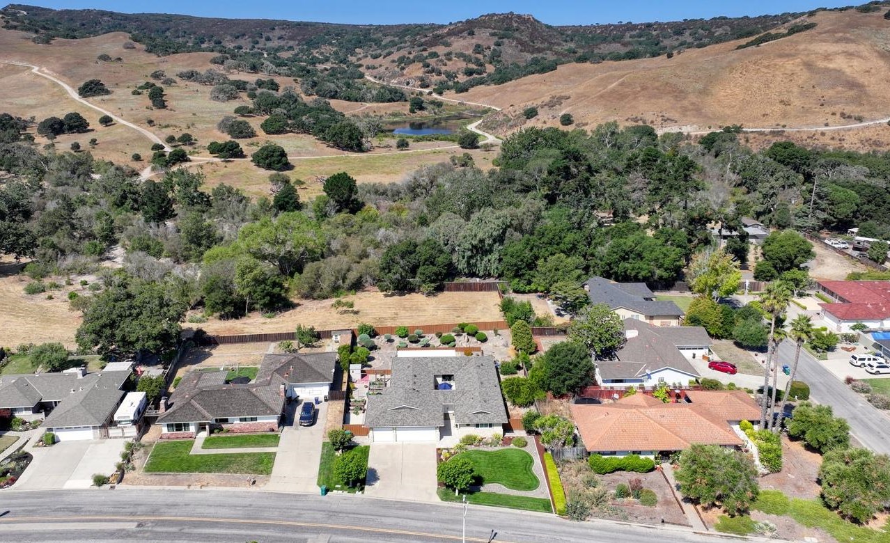 20100 Portola Dr, Salinas, CA 93908-1230