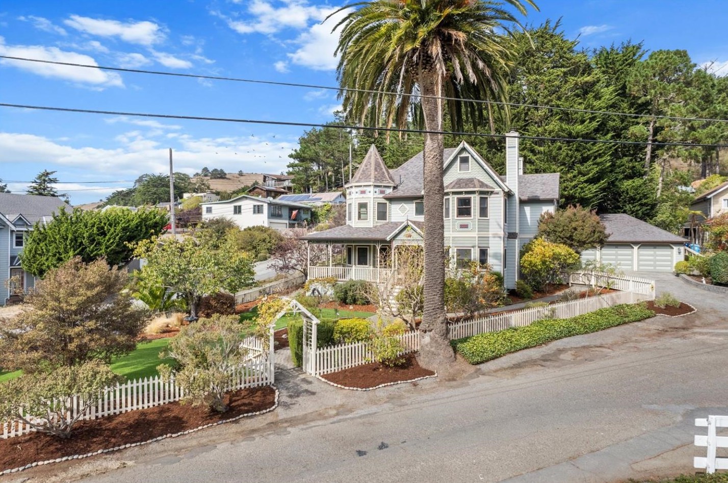 107 Amapola Ave, Pacifica, CA 94044