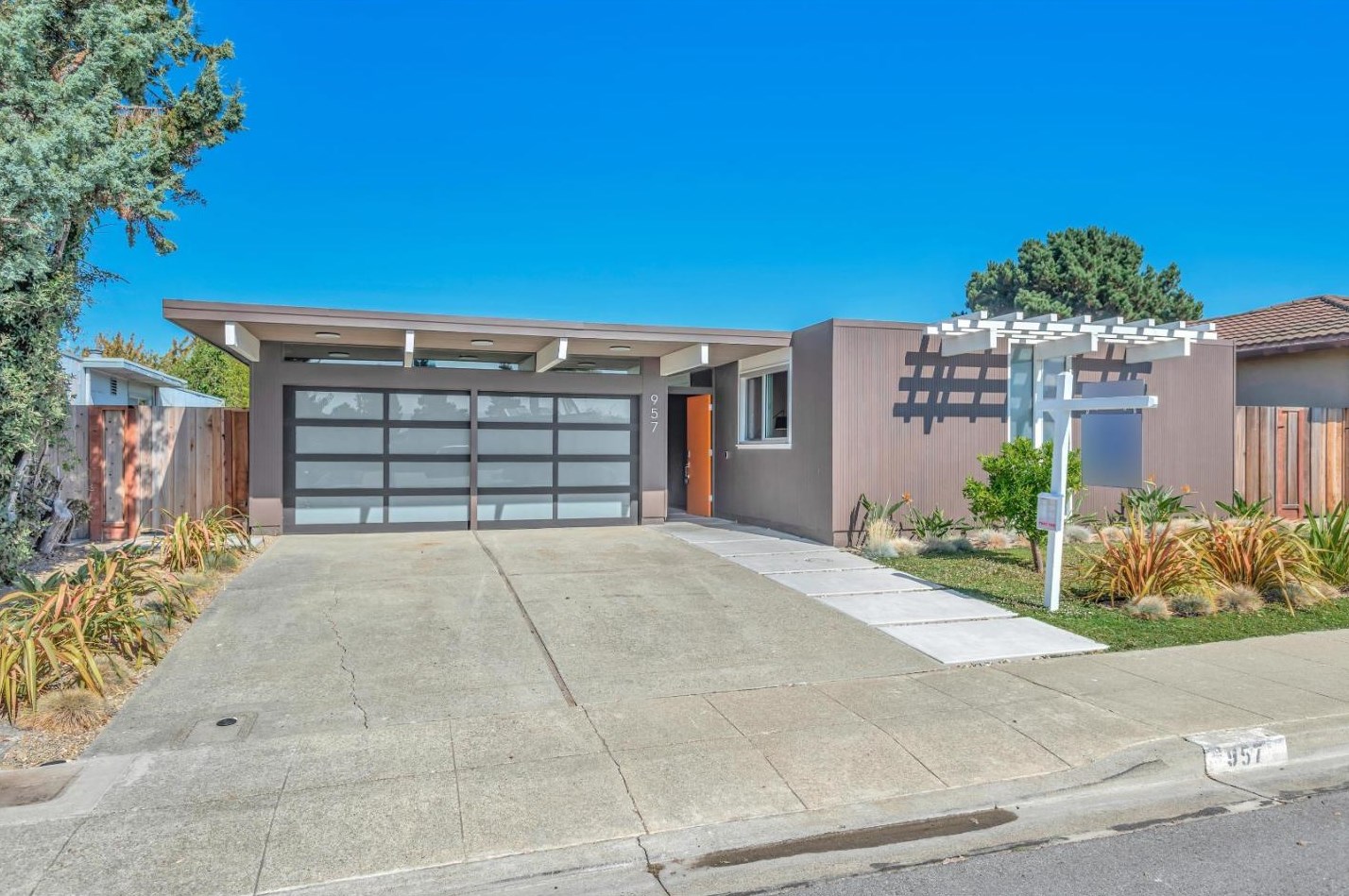957 Crane Ave, San Mateo, CA 94404-1451