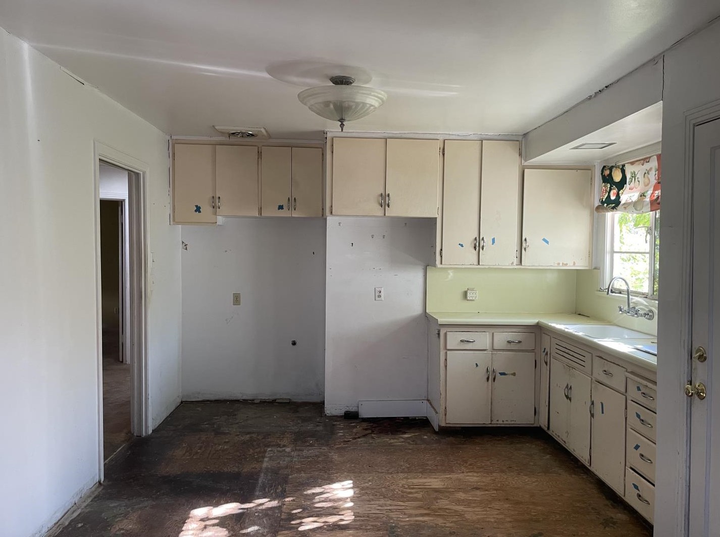 3601 Martin Dr, San Mateo, CA 94403-2920