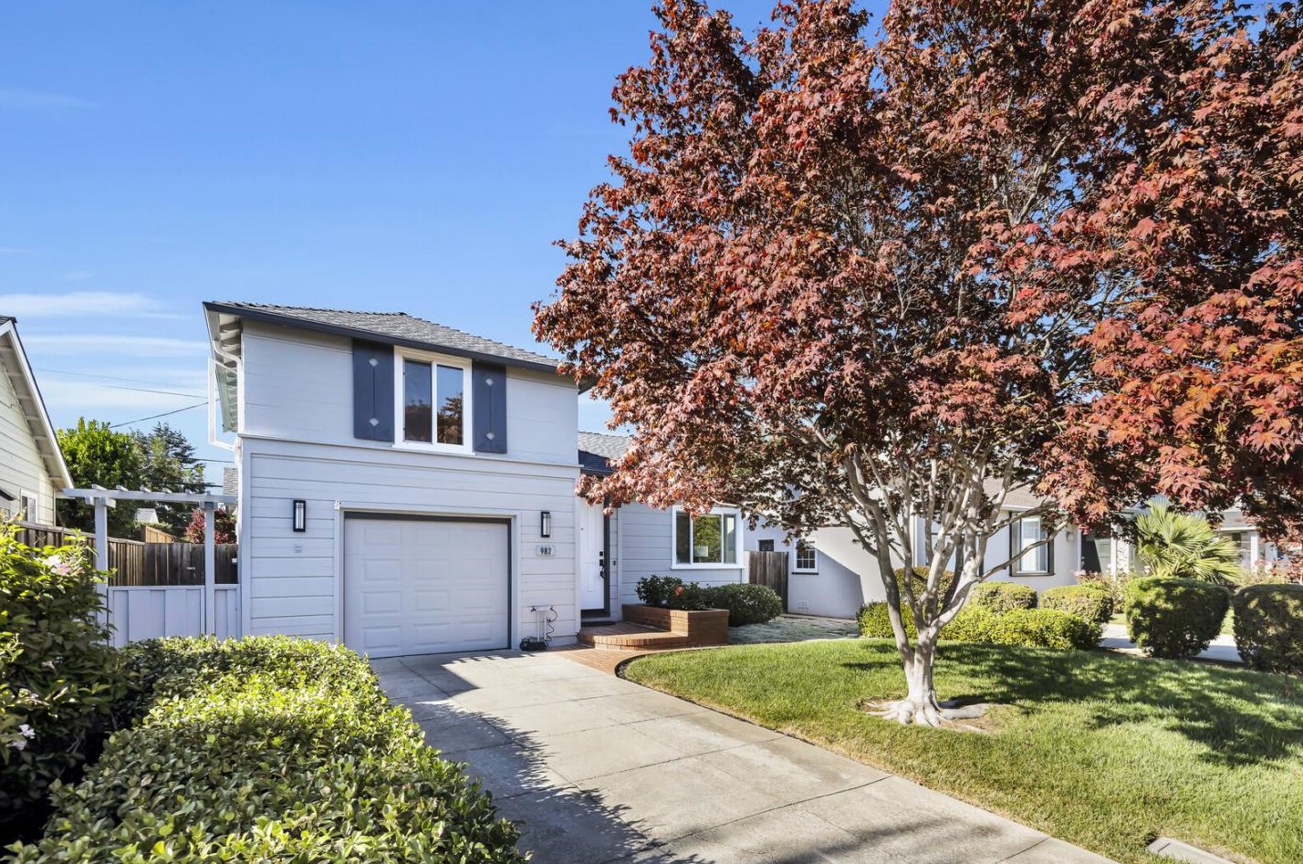 982 E Grant Pl, San Mateo, CA 94402