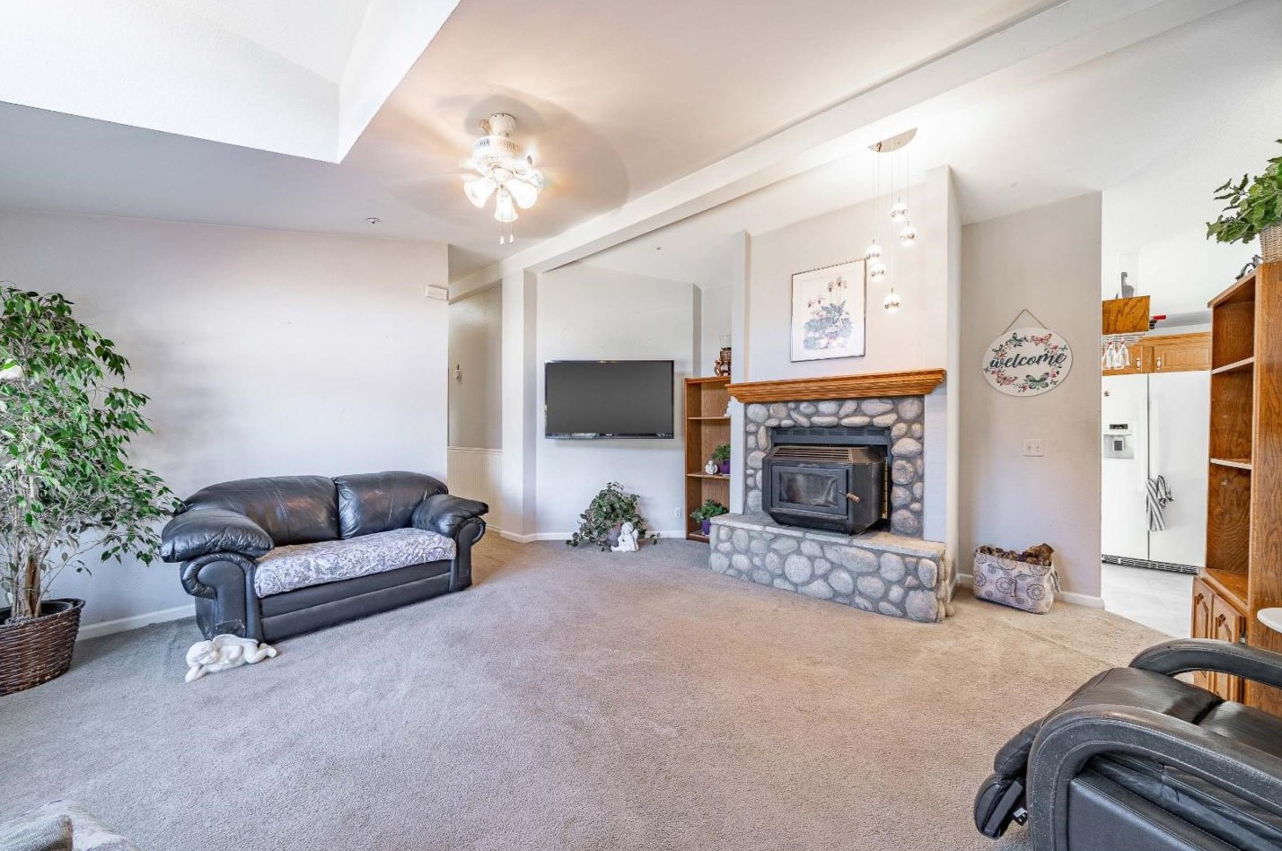 9505 Pollock Ln, Salinas, CA 93907-1514