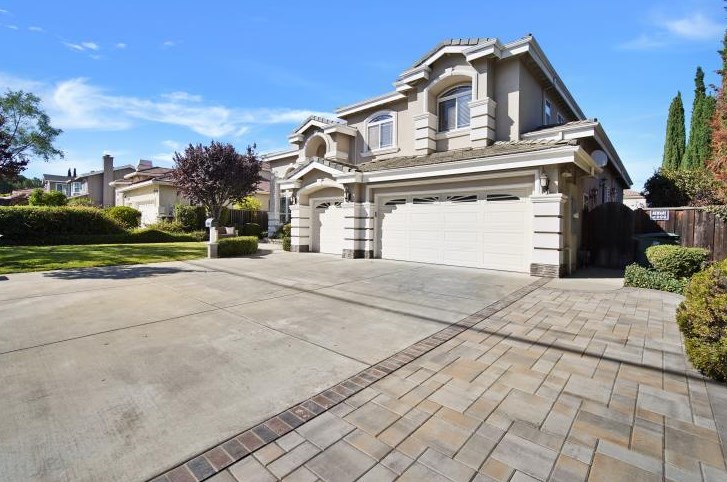 20861 Hanford Dr, Cupertino, CA 95014-1823
