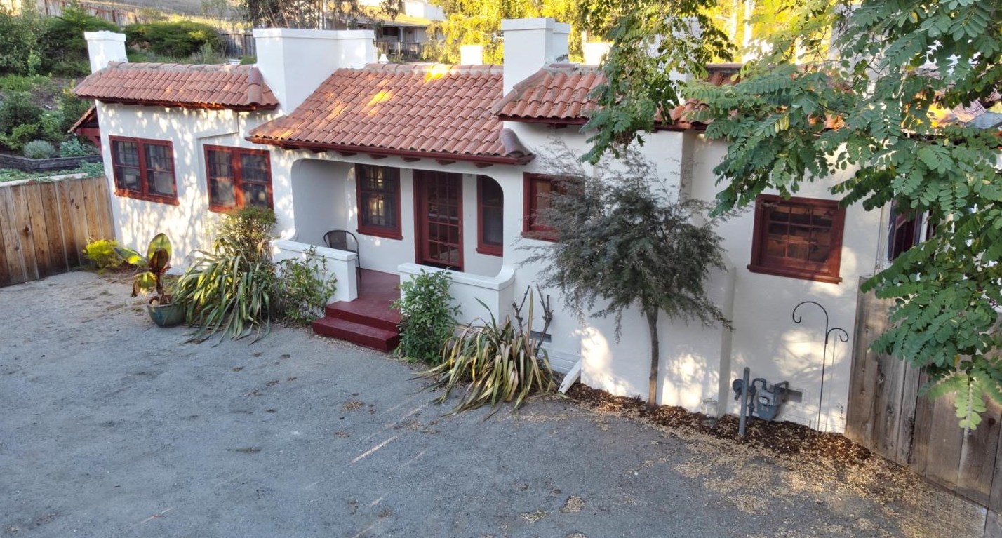 73 Echo Valley Rd, Salinas, CA 93907-8490