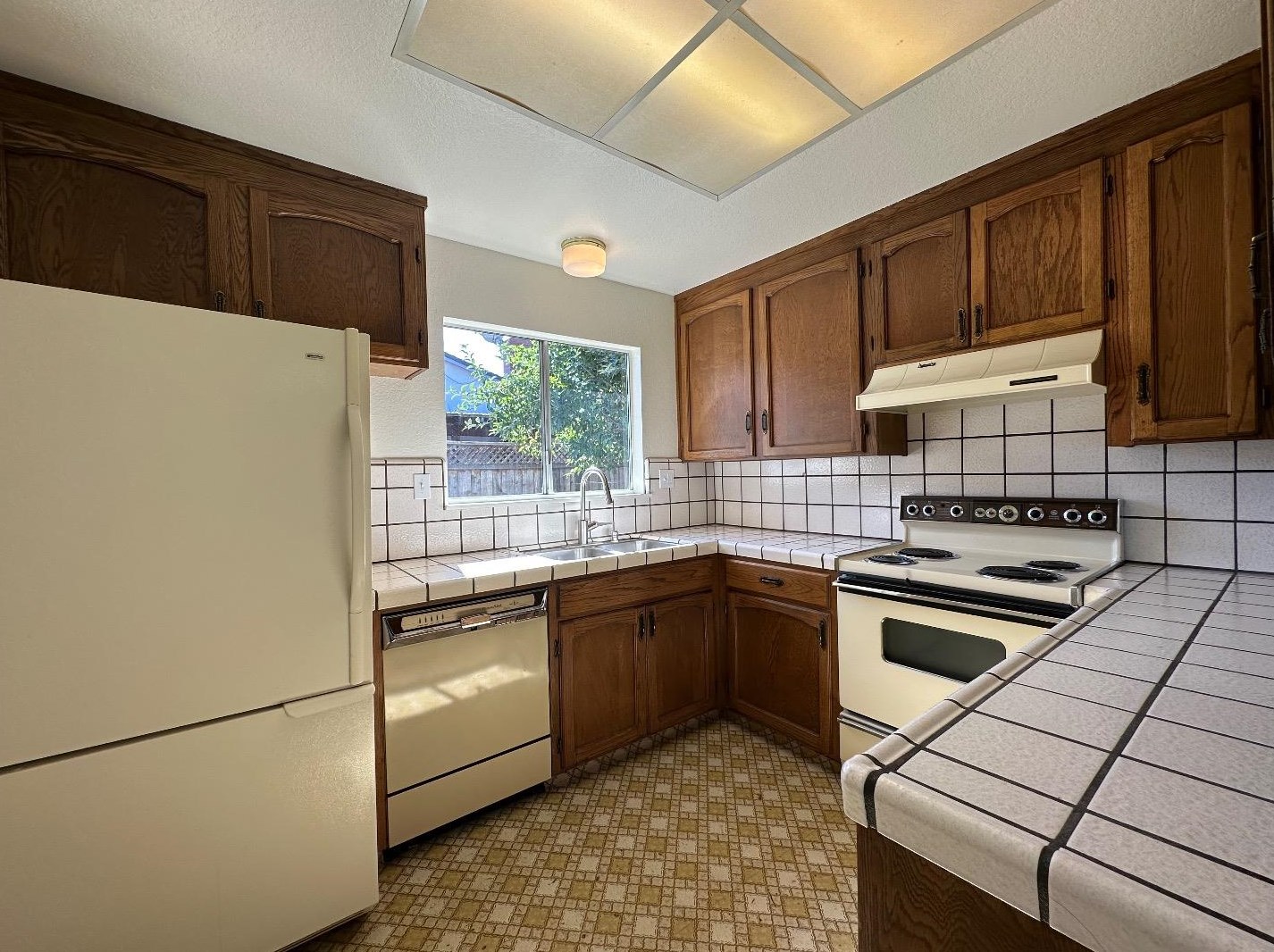8545 Ousley Dr, Gilroy, CA 95020