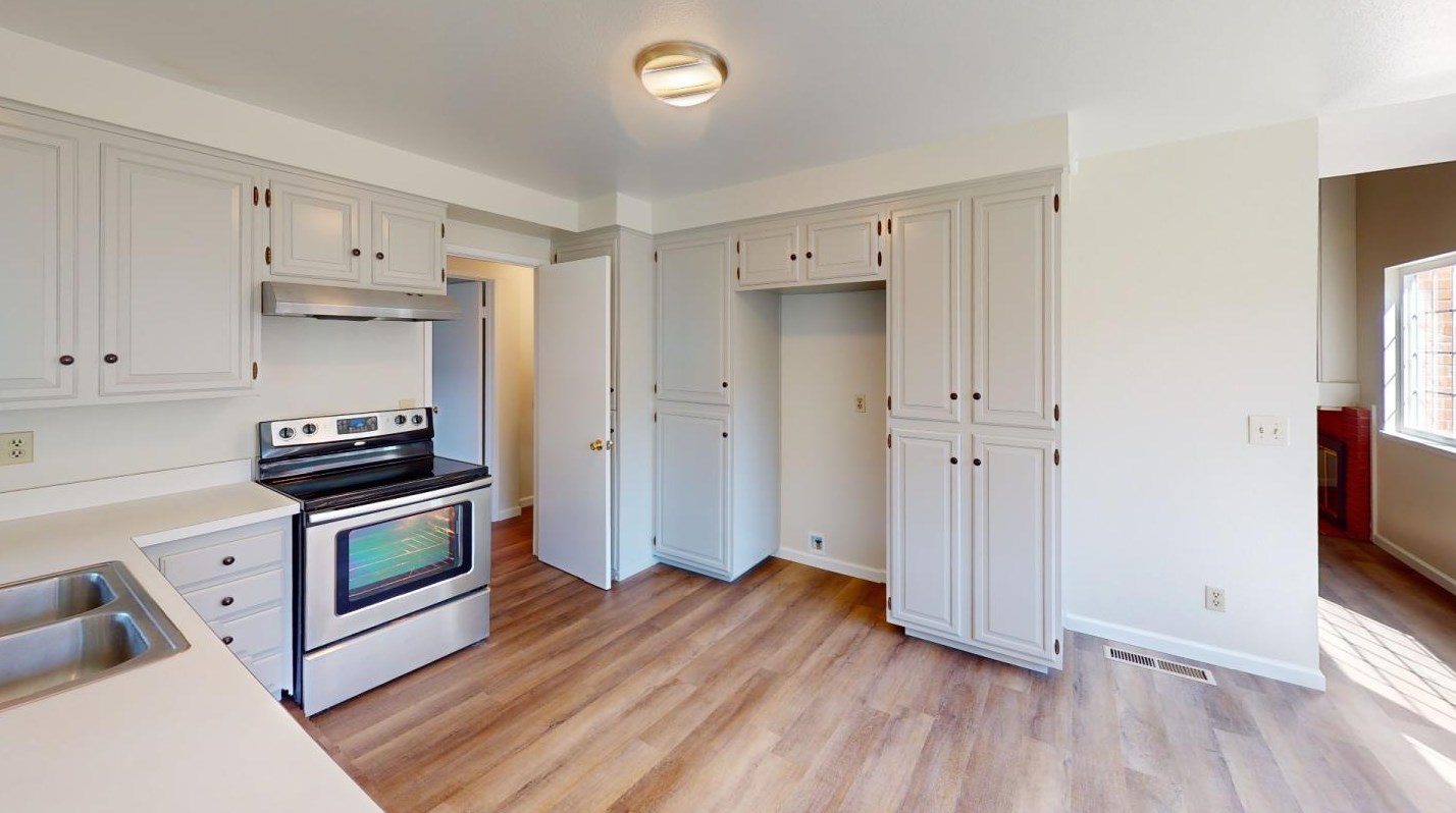 246 Cresta Vista Way, San Jose CA  95119-1509 exterior