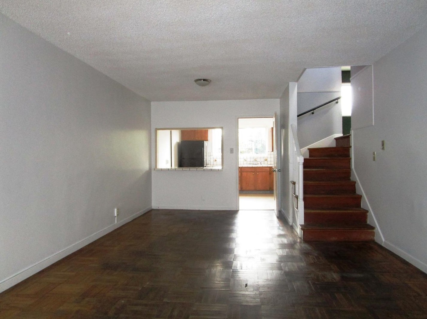779 Hillside Blvd, Daly City, CA 94014