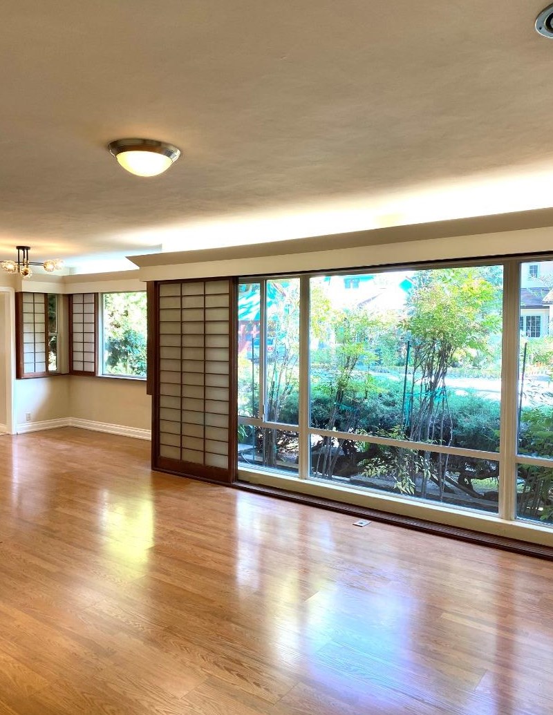 878 Northampton Dr, Palo Alto, CA 94303