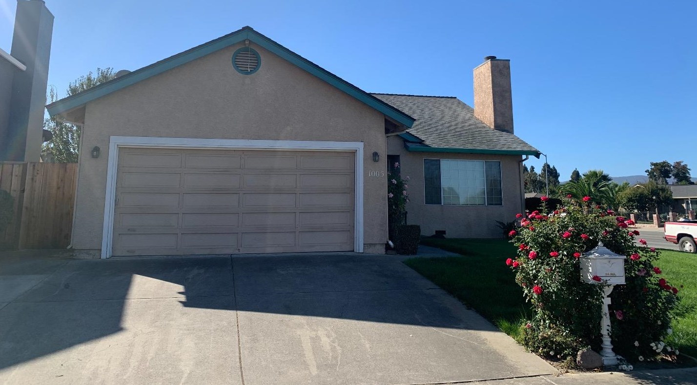 1005 Peach Ct, Hollister, CA 95023