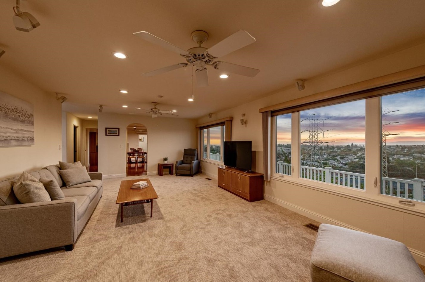 2069 Hillside Cir, San Leandro, CA 94577