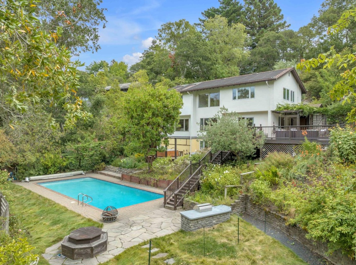 16 Tiptoe Ln, Burlingame, CA 94010