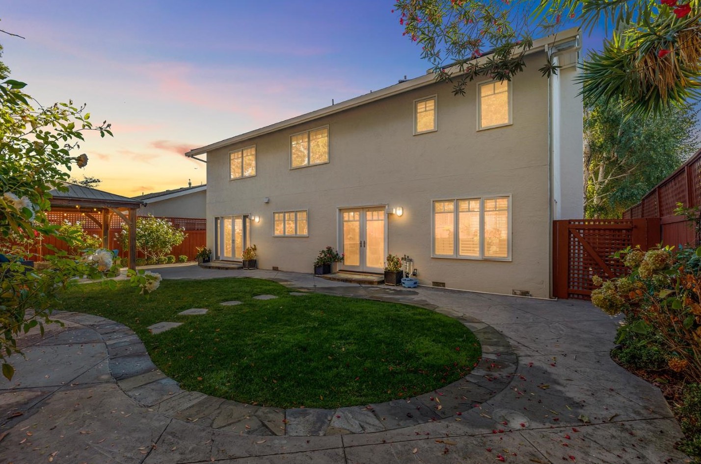 40 Beach Park Blvd, San Mateo, CA 94404-2706