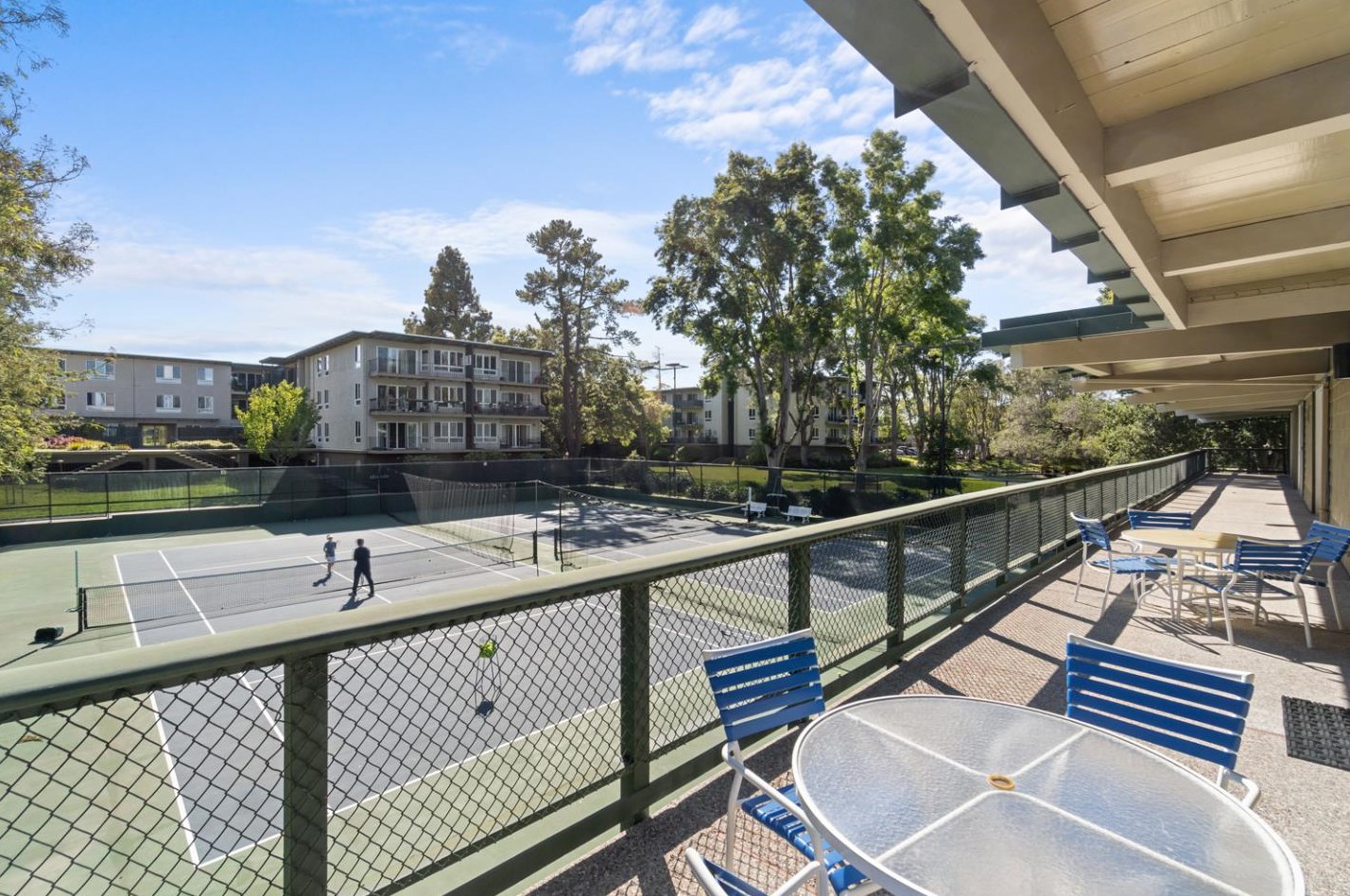 834 Delaware St, San Mateo CA  94401-1504 exterior