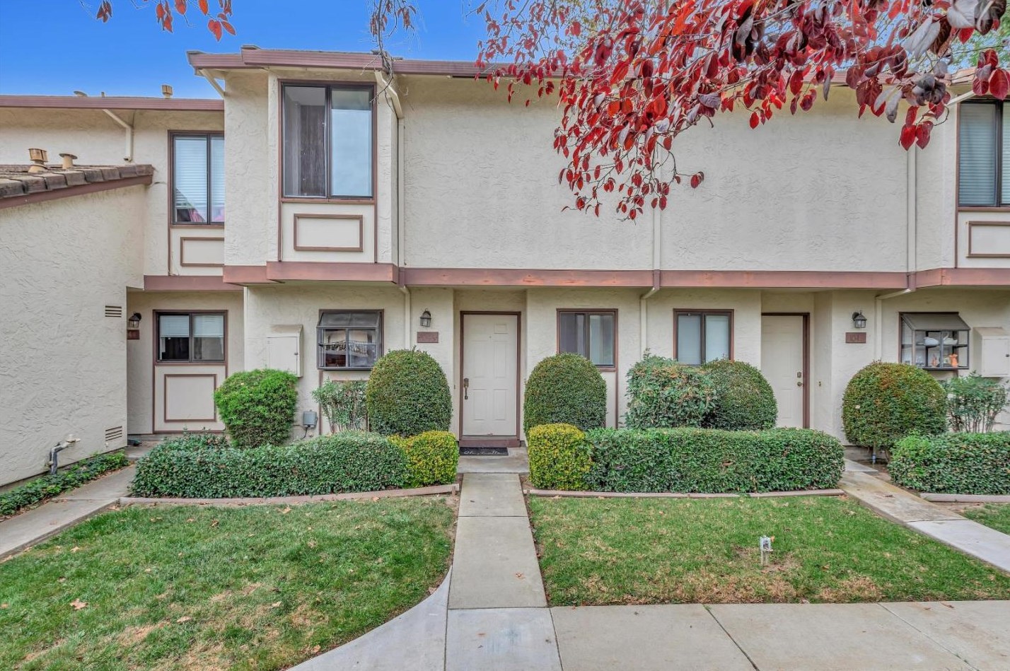 1046 Liebelt Ct, San Jose, CA 95126-4078