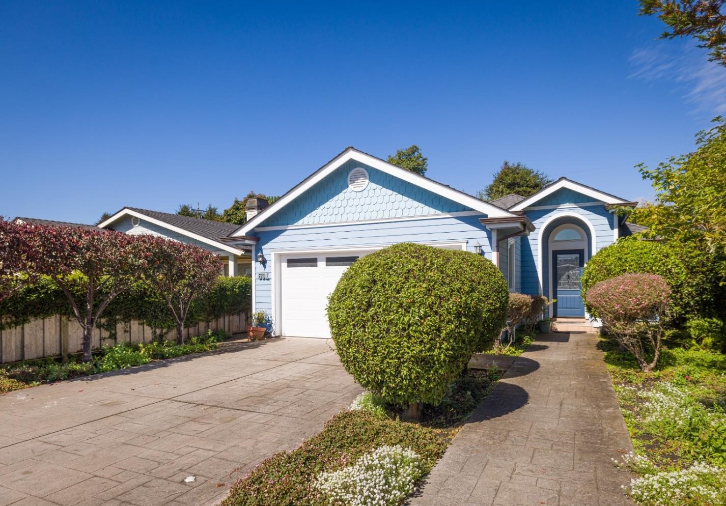 691 Myrtle St, Princeton by the Sea, CA 94019