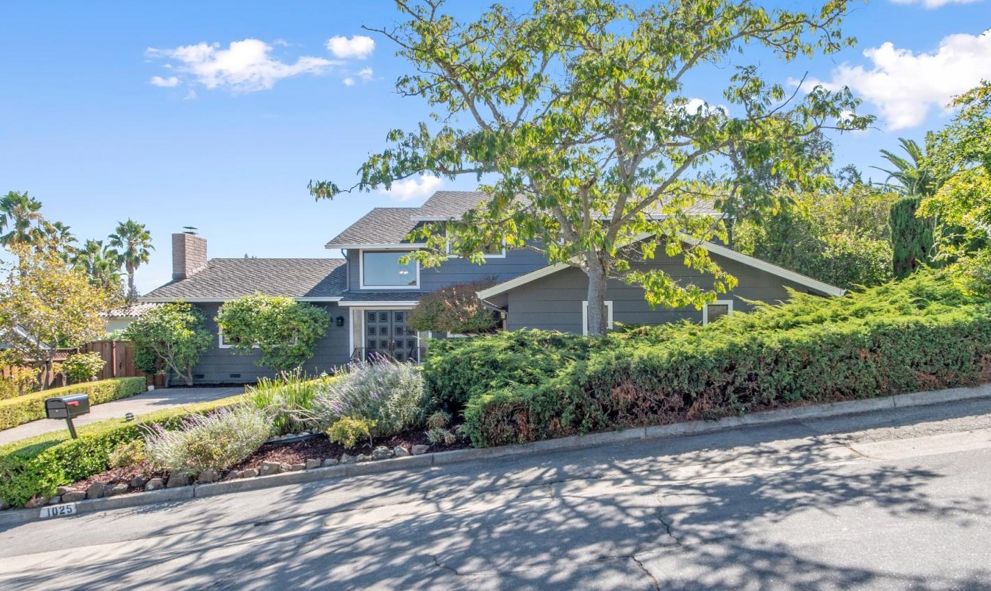 1025 Deanna Dr, Menlo Park, CA 94025